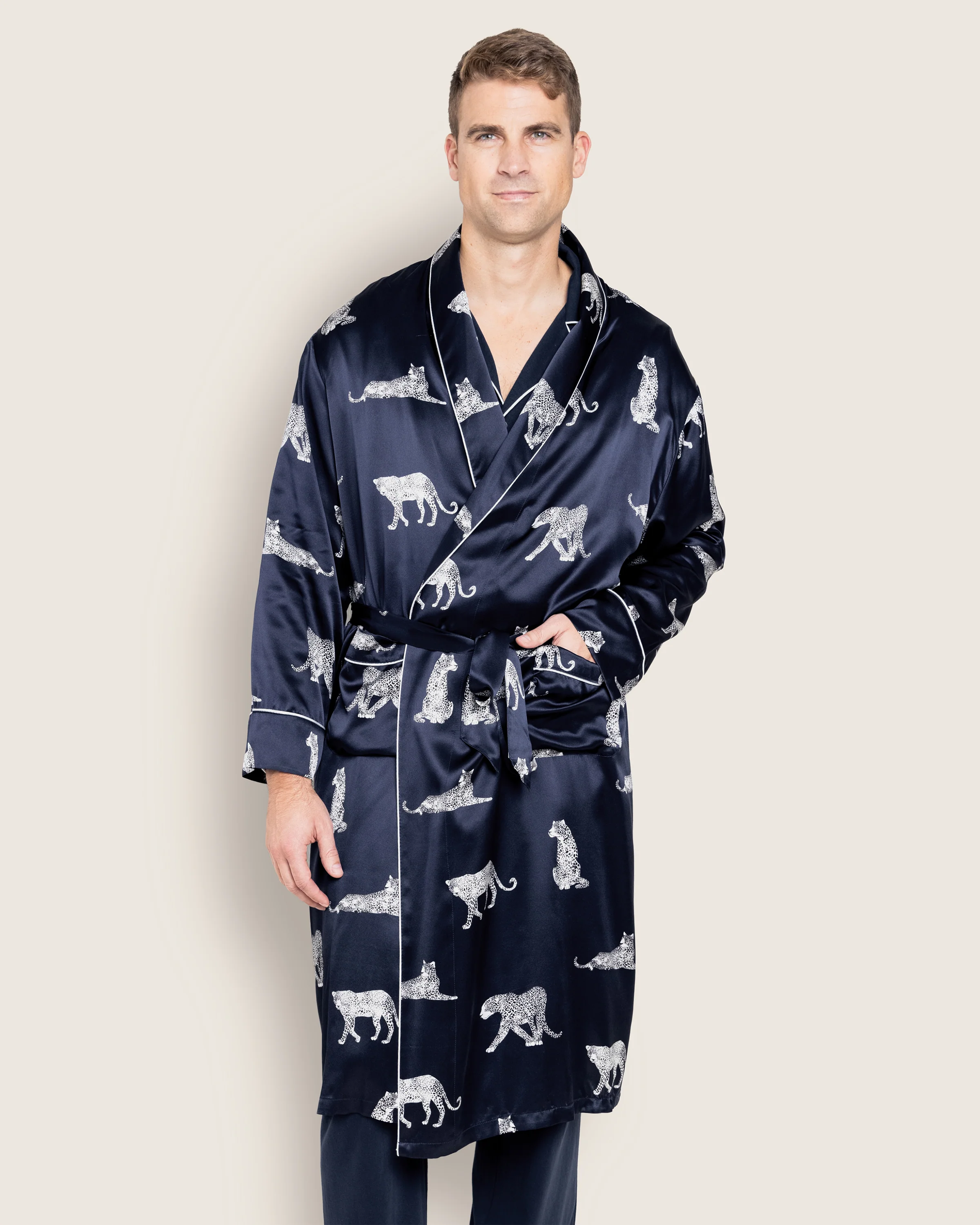 Men's Silk Long Robe in Panthère de Nuit - Image 2