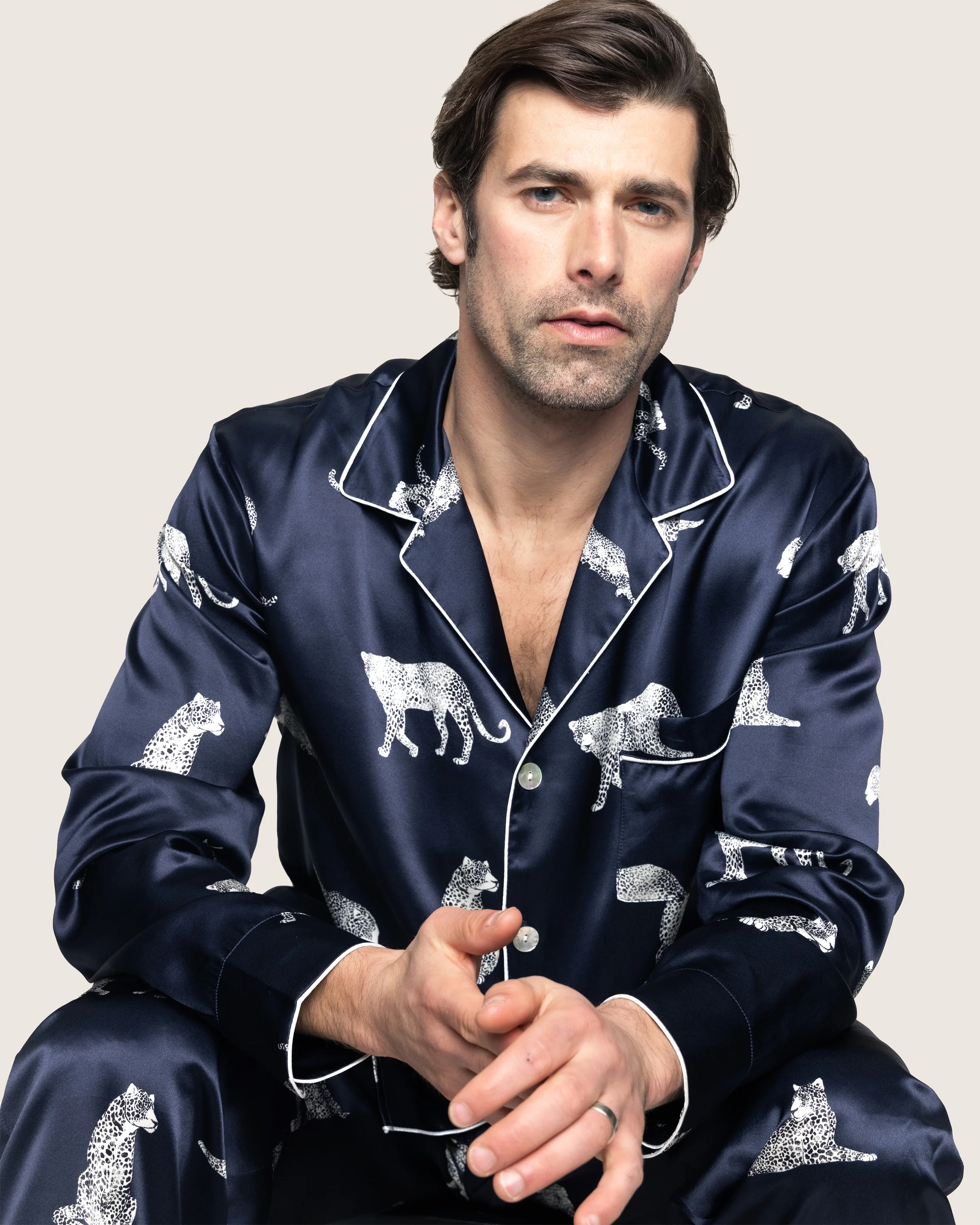 Men's Silk Pajama Set in Panthère de Nuit - Image 3