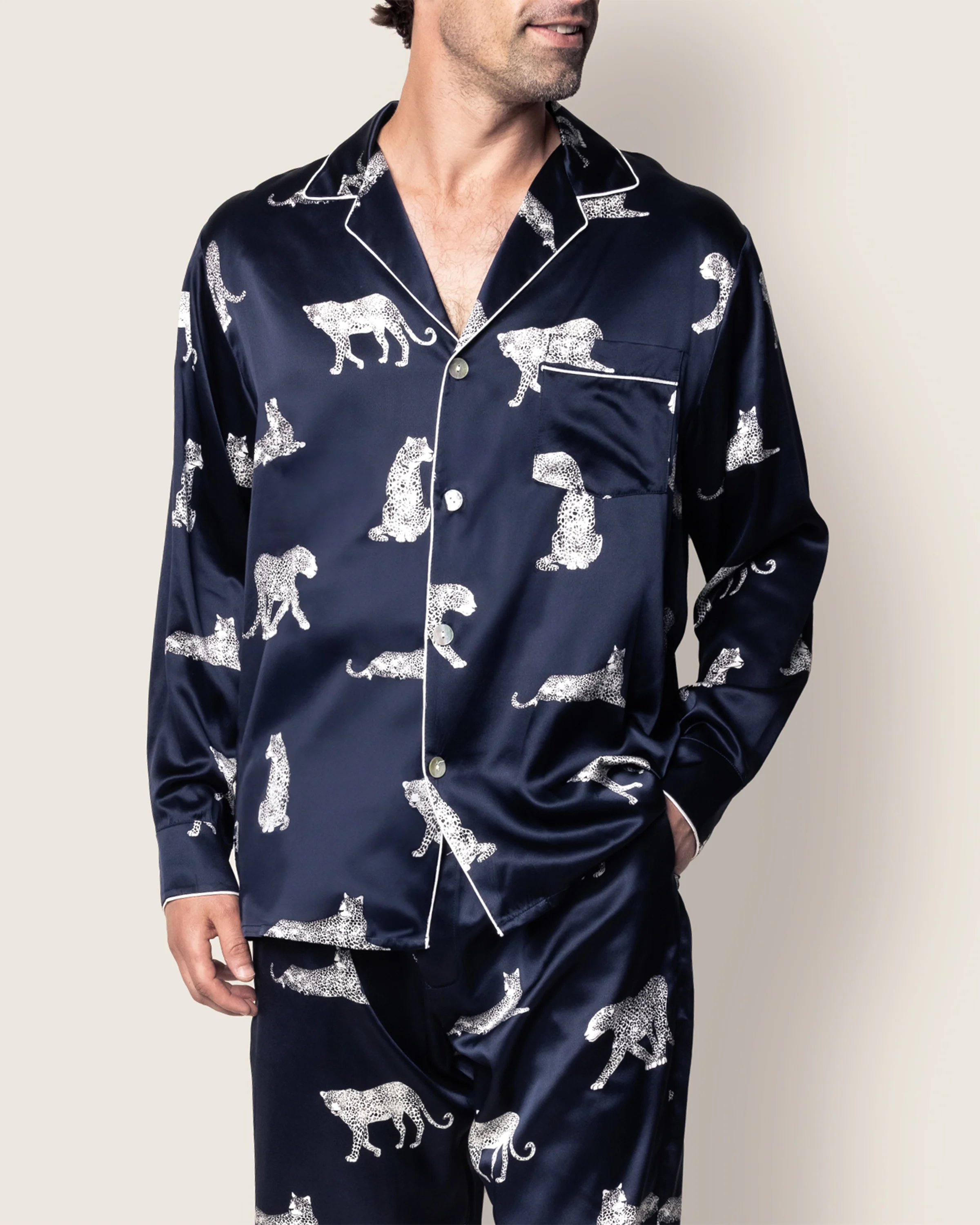 Men's Silk Pajama Set in Panthère de Nuit - Image 4