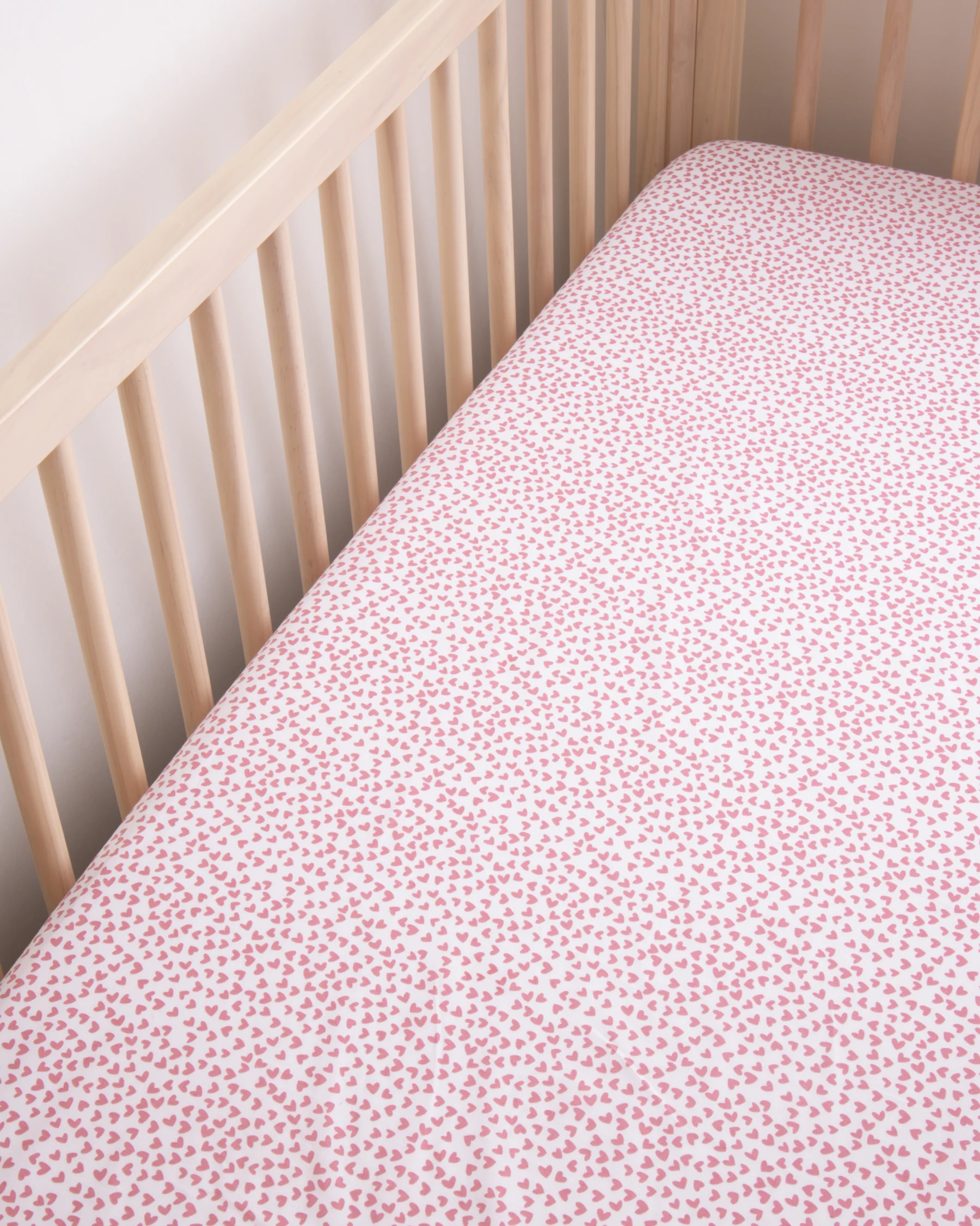 Luxe Premium Percale Crib Sheet in Sweethearts - Image 3