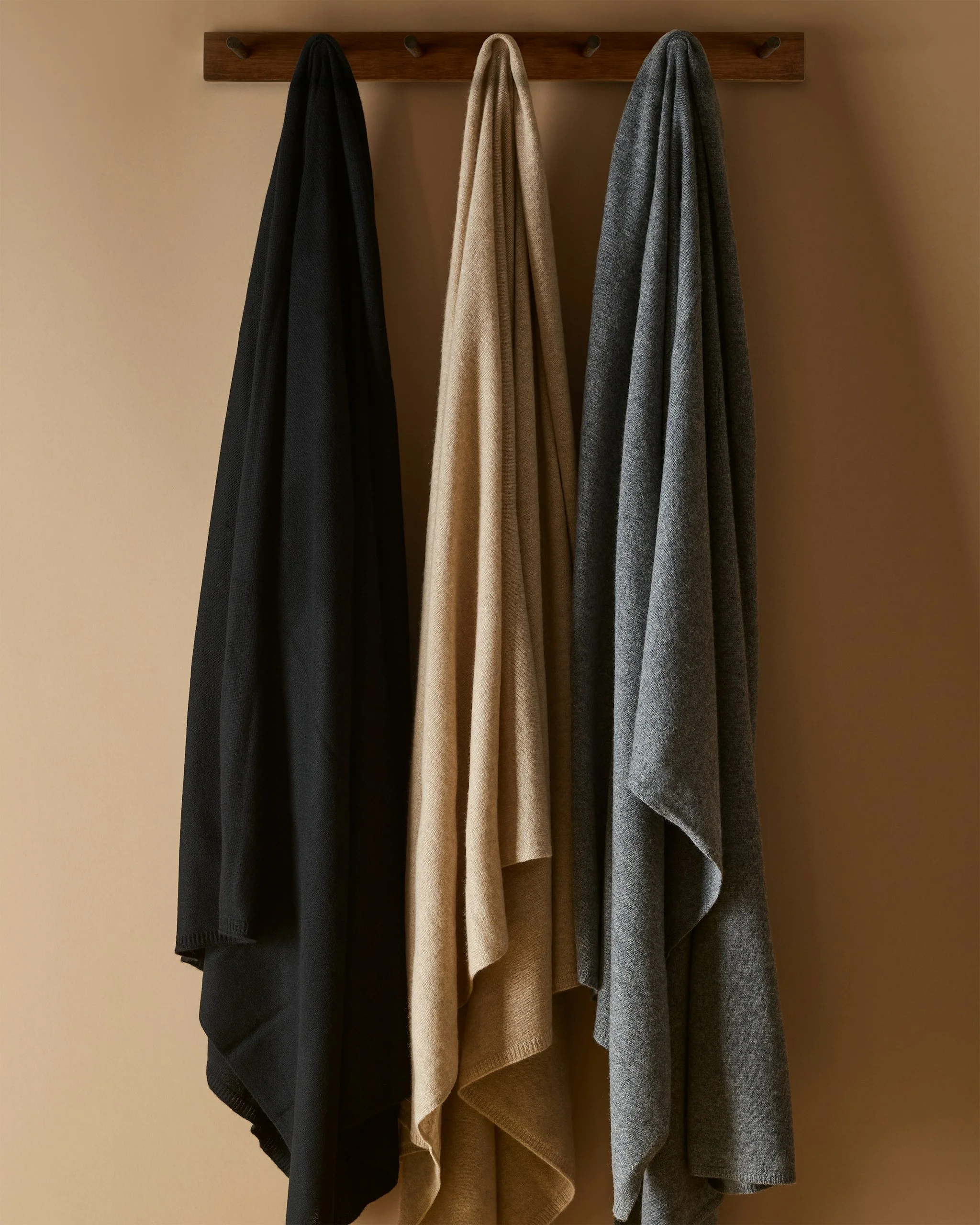 Women's Cashmere Wrap in Black - Image 12