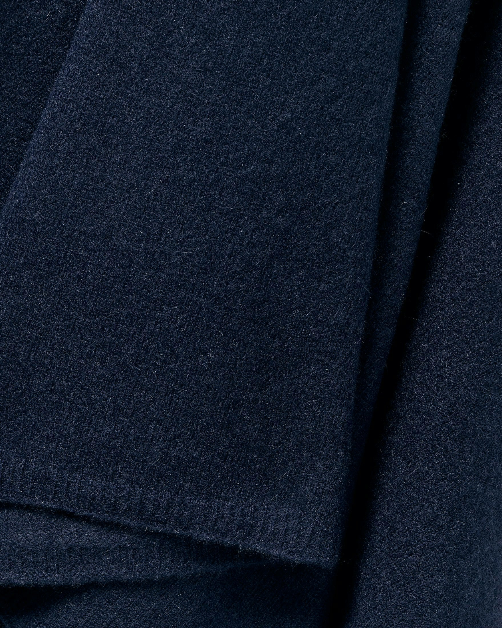 Women's Cashmere Wrap in Black - Image 18