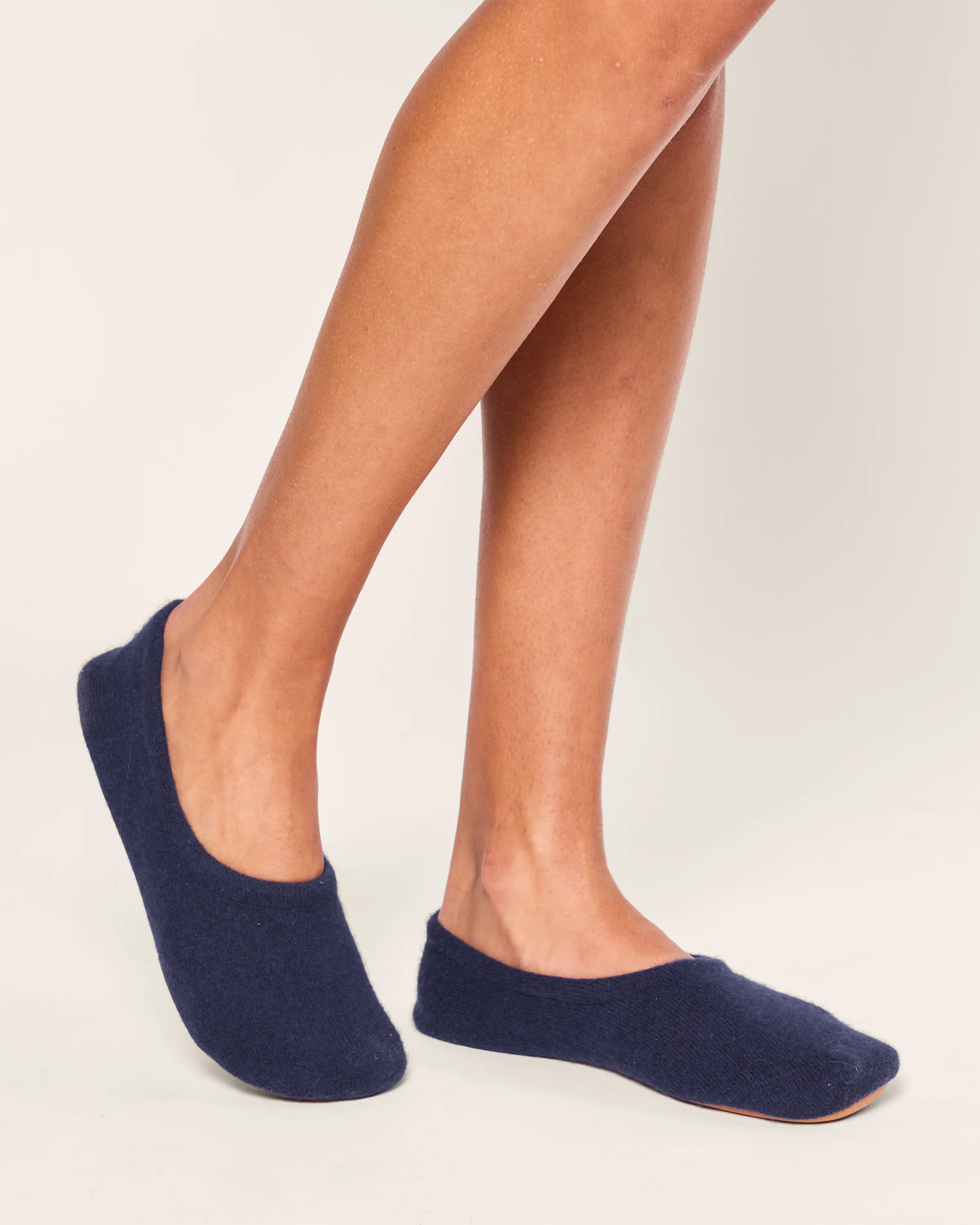 Women's Cashmere Slippers in Navy - Image 3