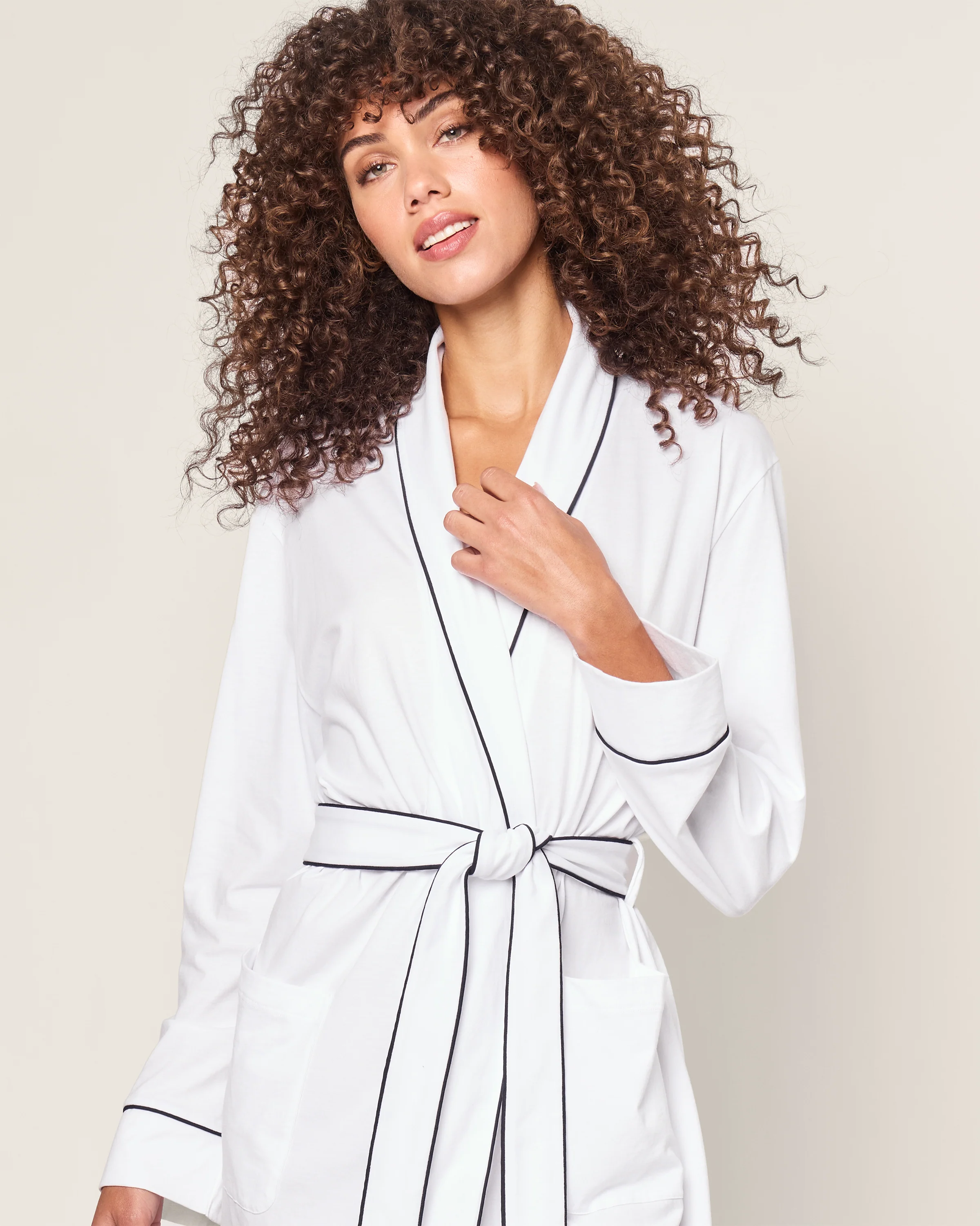 Women's Pima Robe in White with Navy Piping - Image 4